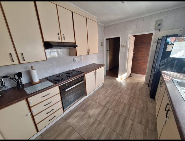 5 BEDROOM HOUSE FOR SALE IN VANDERBIJLPARK SE 1